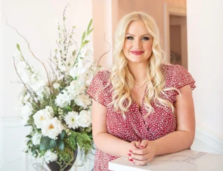 Christine Lewy Licensed Esthetician Divine Complexions Spa Owner Award-Winning West Coast Glo Skin Beauty Makeup Artist NW YUMI Lashes Educator