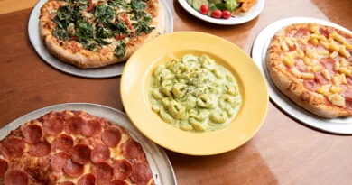 A verity of entrées from sunshine pizza